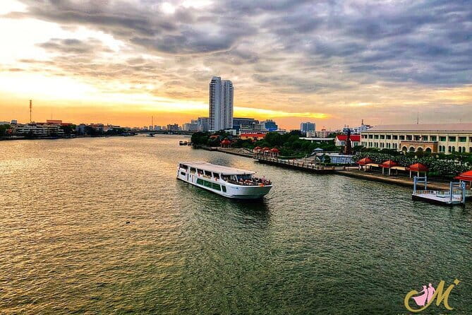Romantic Sunset The Planet Cruise with Bangkok Night Views - The Grand Palace and Wat Phra Kaew from the river