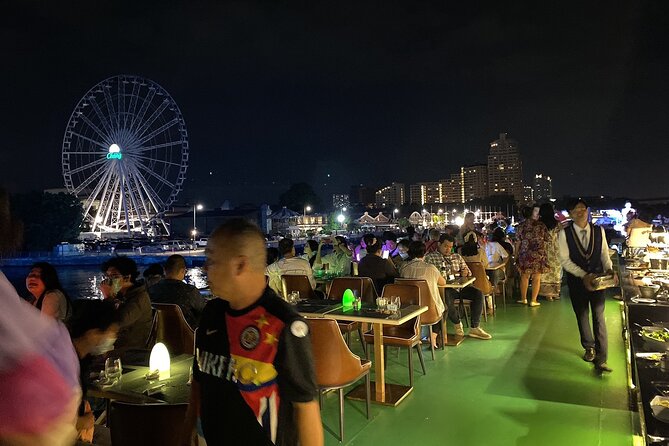 Royal Princess Dinner Cruise: Bangkok Chao Phraya River - Wat Arun and the changing river route