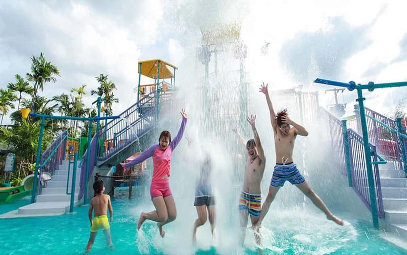 Siam Amazing Park Entry Ticket with Buffet Lunch (NON THAI) - The famous wave pool and its limits