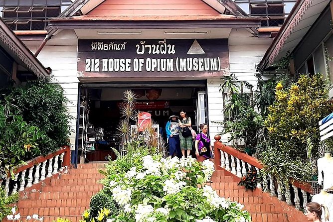 Sightseeing Join Tour Chiang Rai / PICK UP ONLY IN CHIANG RAI - Baan Dam Museum, the Black House