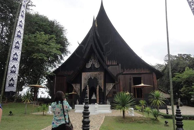Sightseeing Join Tour Chiang Rai / PICK UP ONLY IN CHIANG RAI - Wat Rong Seur Ten and its blue interior