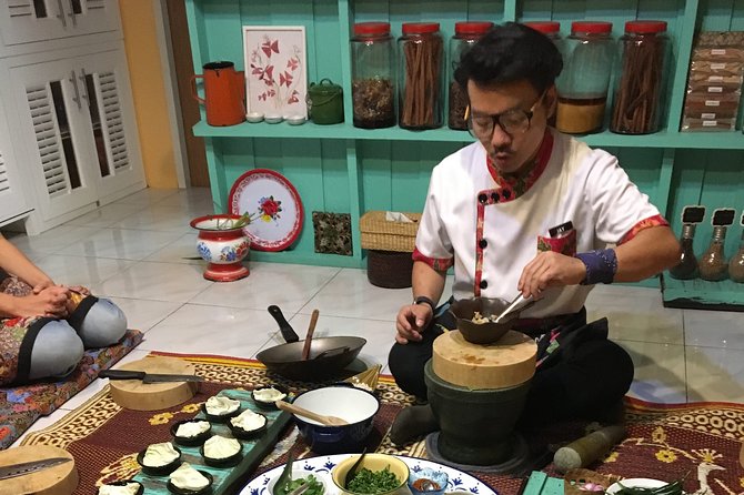 Silom Thai Cooking Experience with Market Visit - Getting there, group size, and cancellation terms