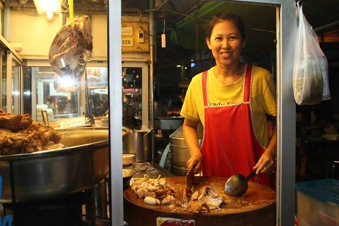 Small-Group Chiang Mai Evening Street Food Tour - Starting with northern Thai flavors