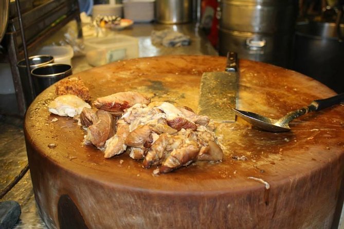 Small-Group Chiang Mai Evening Street Food Tour - Learning to order in Thai