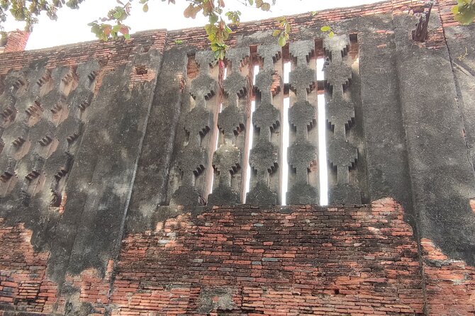 Small Group Tour to Ayutthaya Temples from Bangkok with Lunch - Lunch at a local restaurant