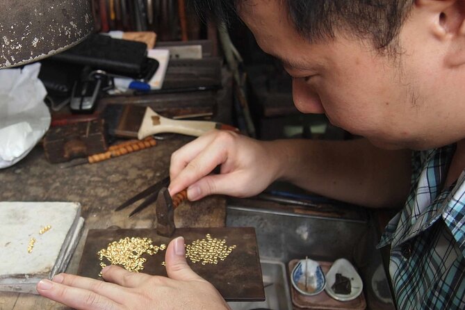 Small-Group: Unseen Bangkok's Chinatown Walking Tour - Street art and the former red-light district