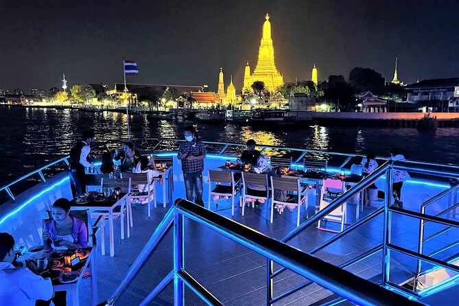 Smile Dinner Cruise Experience: Dining & Live Entertainment - What the two hours feel like