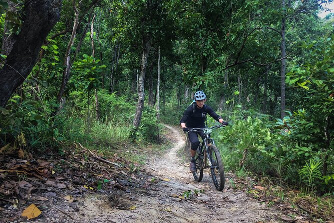 Smoke on the Water Trail Mountain Biking Tour Chiang Mai - Lunch, snacks, coffee, and drinks