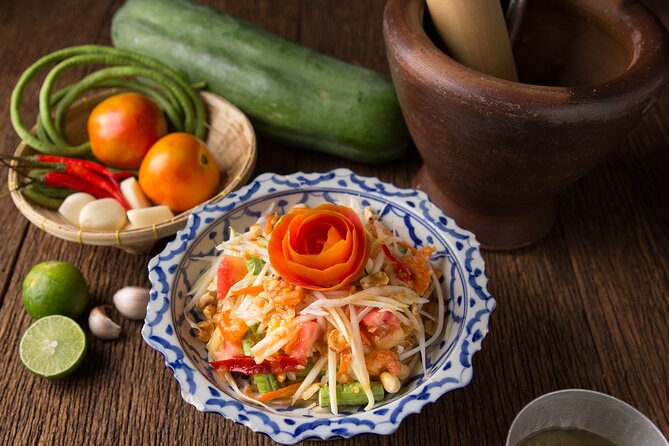 Sompong Thai Cooking School - Learning with June and the school team