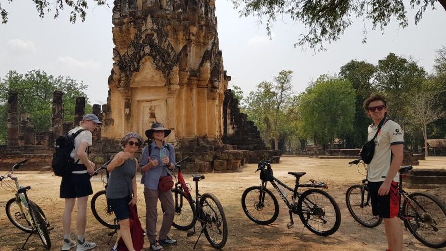 Sukhothai: Full-Day Historical Park Cycling Tour with Lunch - Entering the UNESCO-listed ancient capital