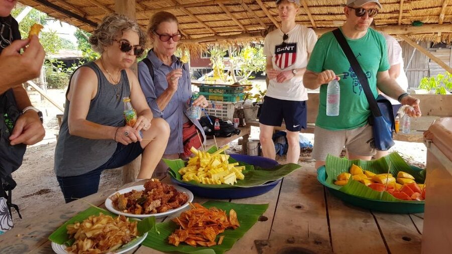 Sukhothai: Full-Day Historical Park Cycling Tour with Lunch - Timing, weather, and practical planning
