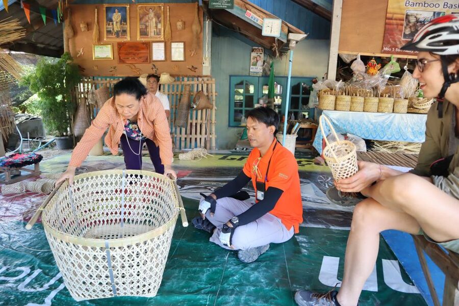 Sukhothai: Half-Day Countryside Bike Tour - Ban Khuai: a first look at village life