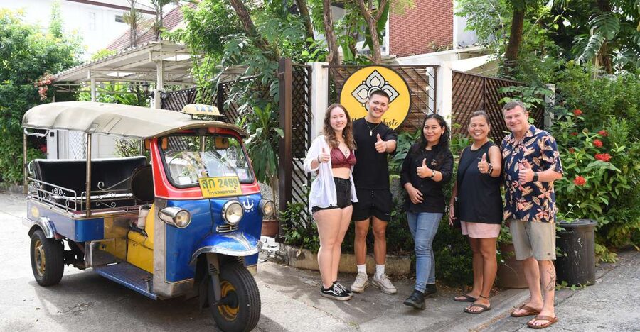 Sukhumvit: Hands-on Thai Cooking Class & Market Tour in BKK - The morning market: Thai ingredients in their natural setting