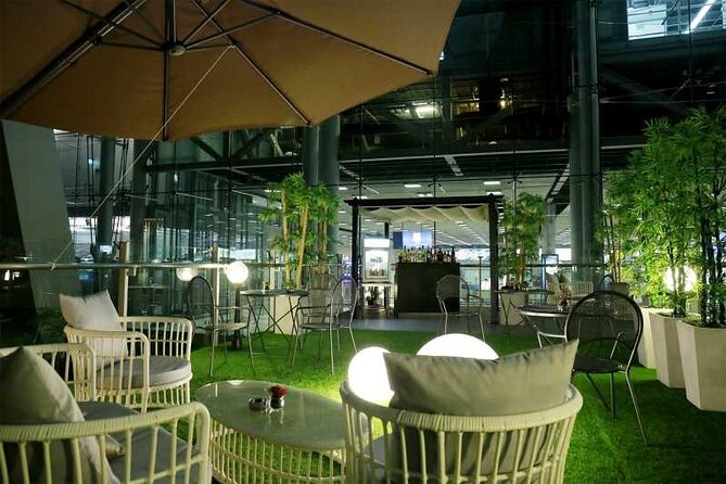 Suvarnabhumi Airport 2-Hour Miracle Lounge Access - Reaching the international departure lounge