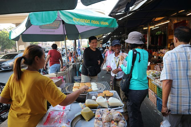 Take a E-Scooter Ride in Bangkok's Jungle - Weekend food at Bang Nam Phueng Floating Market