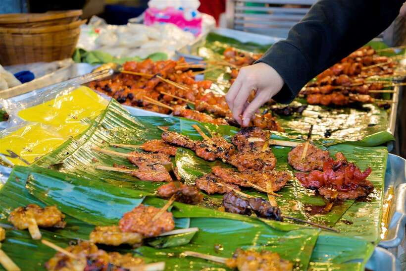 Taste of Bangkok: A 3-Hour Chinatown Food Feast - Sweet dishes and a drink at the end