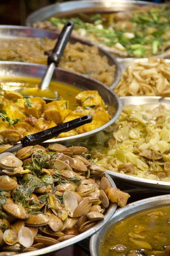 Taste of Bangkok: A 3-Hour Chinatown Food Feast - The first stretch of Yaowarat food
