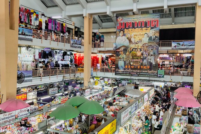 Taste of Chiang Mai: Michelin Guide Street Food Small Group 2Hr - Who should book this experience?