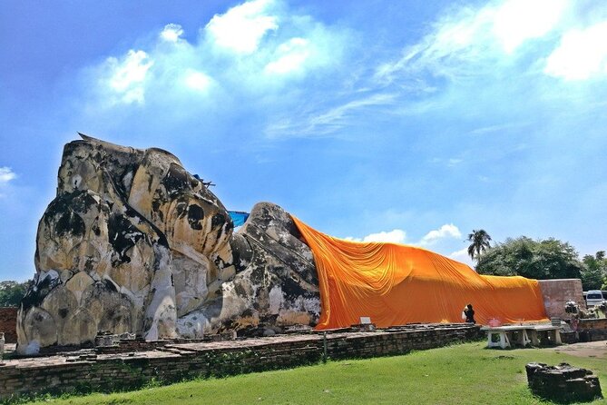 Temples of Ayutthaya Day Tour from Bangkok - Wat Chaiwatthanaram and the riverside setting