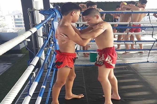 Thai Boxing Lesson, family and Kids Friendly - Why this Bangkok boxing class feels different
