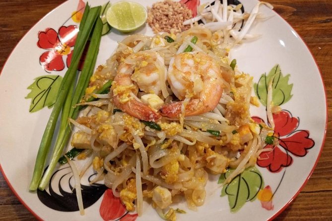 Thai Cooking Class at Tingly Thai Cooking School in Bangkok - Instructors Who Keep the Class Lively