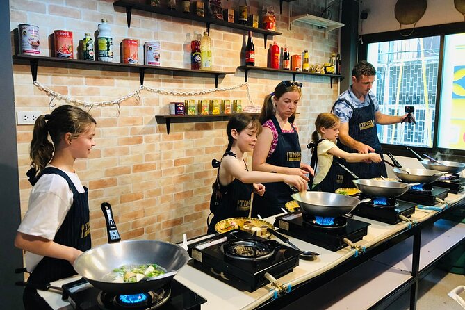 Thai cooking class experience in Bangkok with Tingly Thai cooking school - Cooking four classic Thai dishes