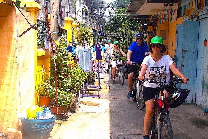 Thai Culture and Local Life 4- Hour Bangkok Bike Tour - Entering Chinatown by bicycle