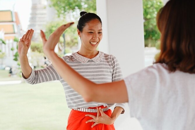 Thai Dance Class at Wat Arun - What This Thai Dance Class Really Offers