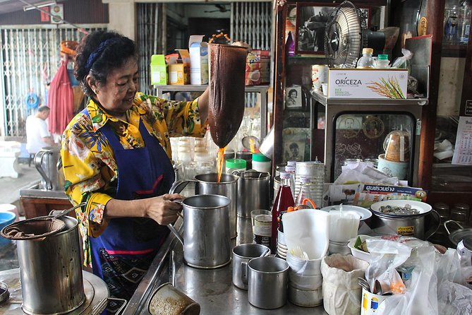 Timeless Thonburi Canal and Food Tour - Rolled noodles and the move toward Wang Lang
