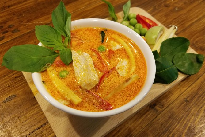 Tingly Thai Cooking School Afternoon Class - Starting with Thai ingredients and curry paste