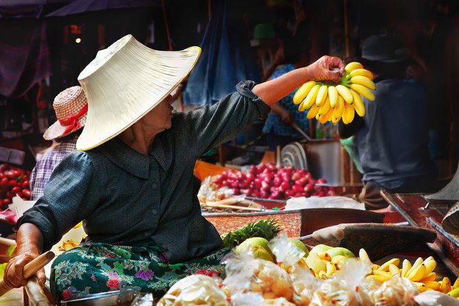 Train & Floating Market Food Adventure + Scenic train ride - Reaching Damnoen Saduak Floating Market by Boat