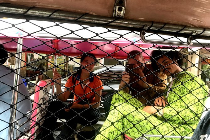 Tuk Tuk Bangkok Private Tour: WW2 Pad Thai, 360-Viewpoint, Chinatown (Pickup) - Yaowarat Road and the final food round