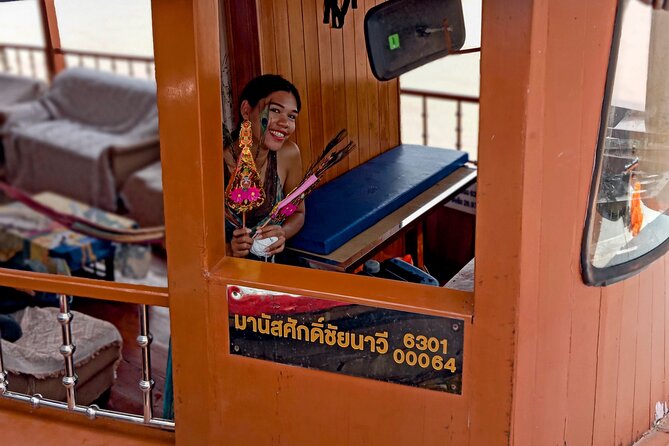 Unique and Scenic Slow Boat Tour from Bangkok to Ayutthaya - Ayutthaya Arrival Near the Historic Temples