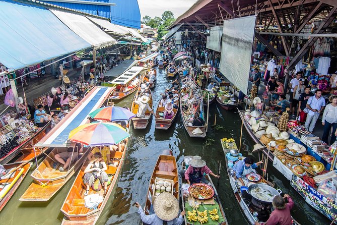 Unique Bangkok Markets: Train Market & Floating Market Adventure - Maeklong Railway Market and its famous folding awnings