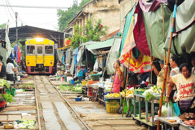 Unique Bangkok Markets: Train Market & Floating Market Adventure - Air-conditioned transport and the Bangkok traffic question