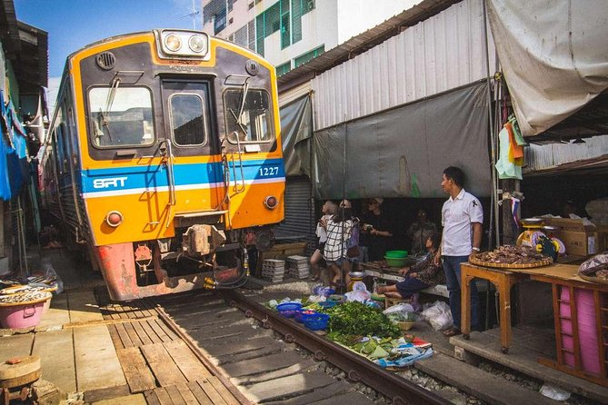 Unique Bangkok Markets: Train Market & Floating Market Adventure - Who will enjoy this market day?
