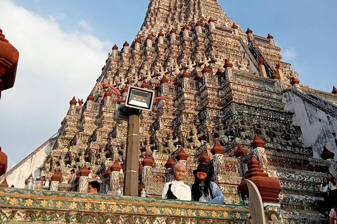 Visit Wat Pho and Wat Arun with Local Expert - A useful way to see Bangkok’s old temple district