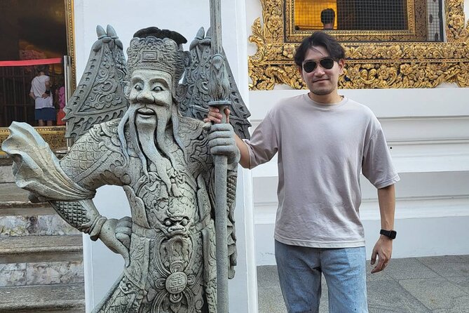 Visit Wat Pho and Wat Arun with Local Expert - Who will get the most from this tour?