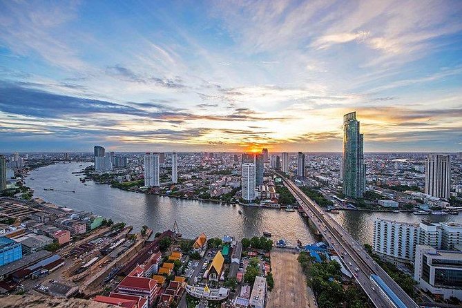 Walk over SKY at Kingpower SkyWalk Admission Ticket - What the King Power Mahanakhon SkyWalk offers