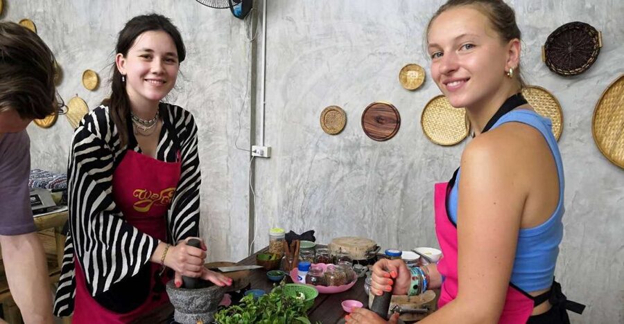 We Cook Thai Home Garden Cooking School - Morning or evening class?