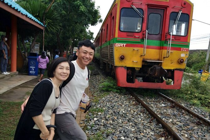 Wheelchair & Luxury Tour to Floating & Railway Markets - Cruising through Damnoen Saduak Floating Market